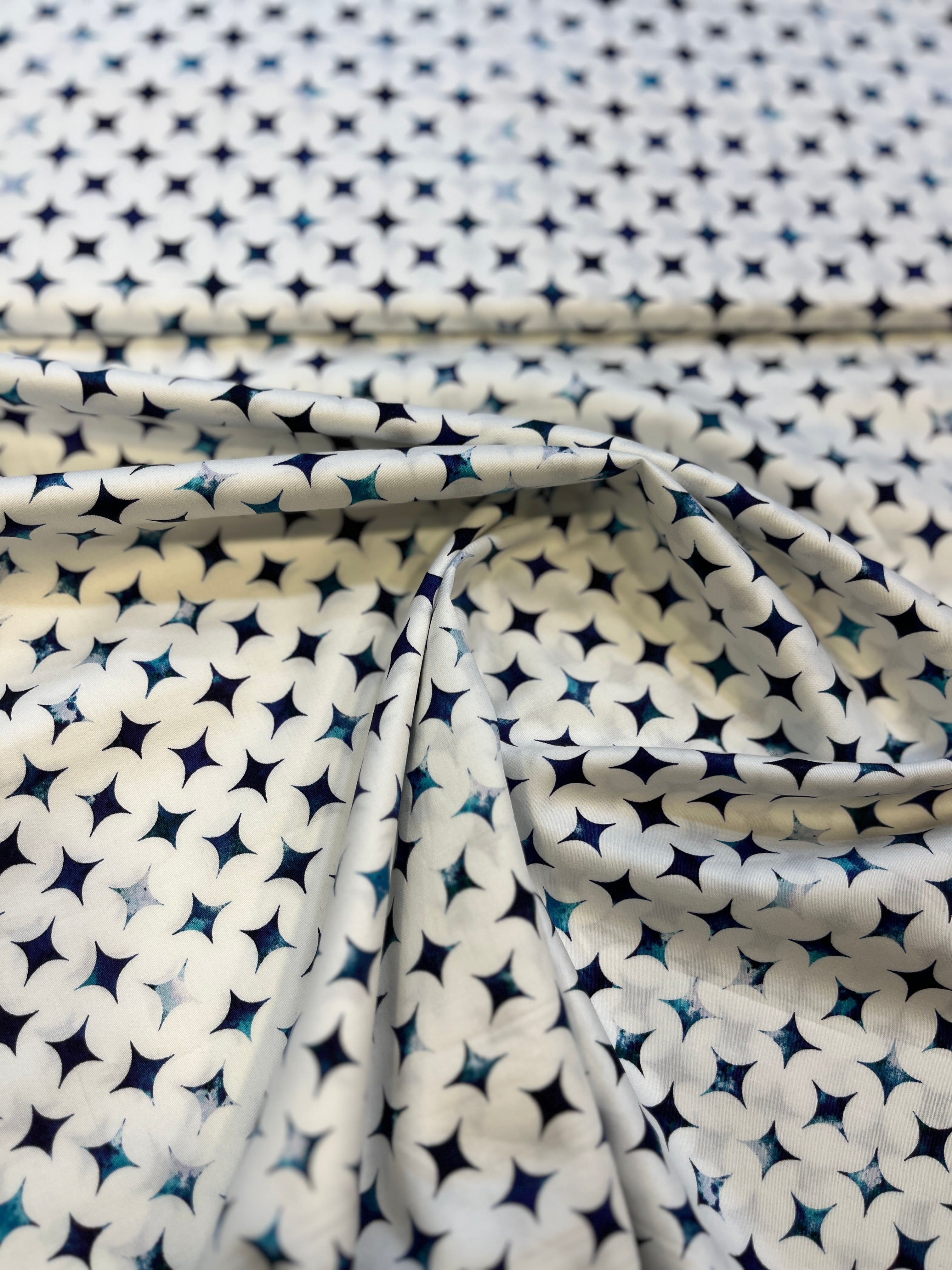 100% Giza Cotton Star Look Digital Print White Shirting Fabric