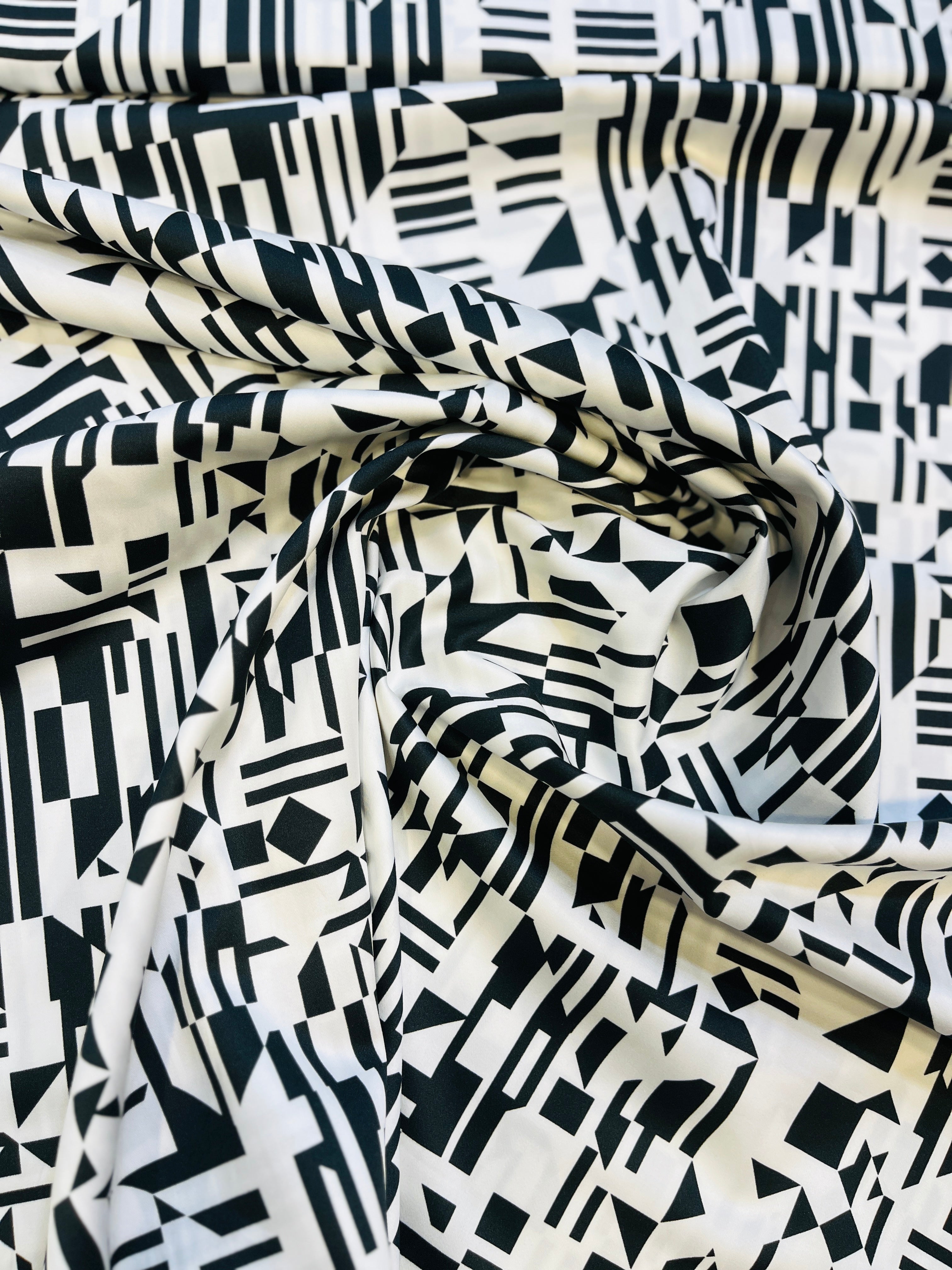 100% Giza Cotton Black & White Printed Shirting Fabric