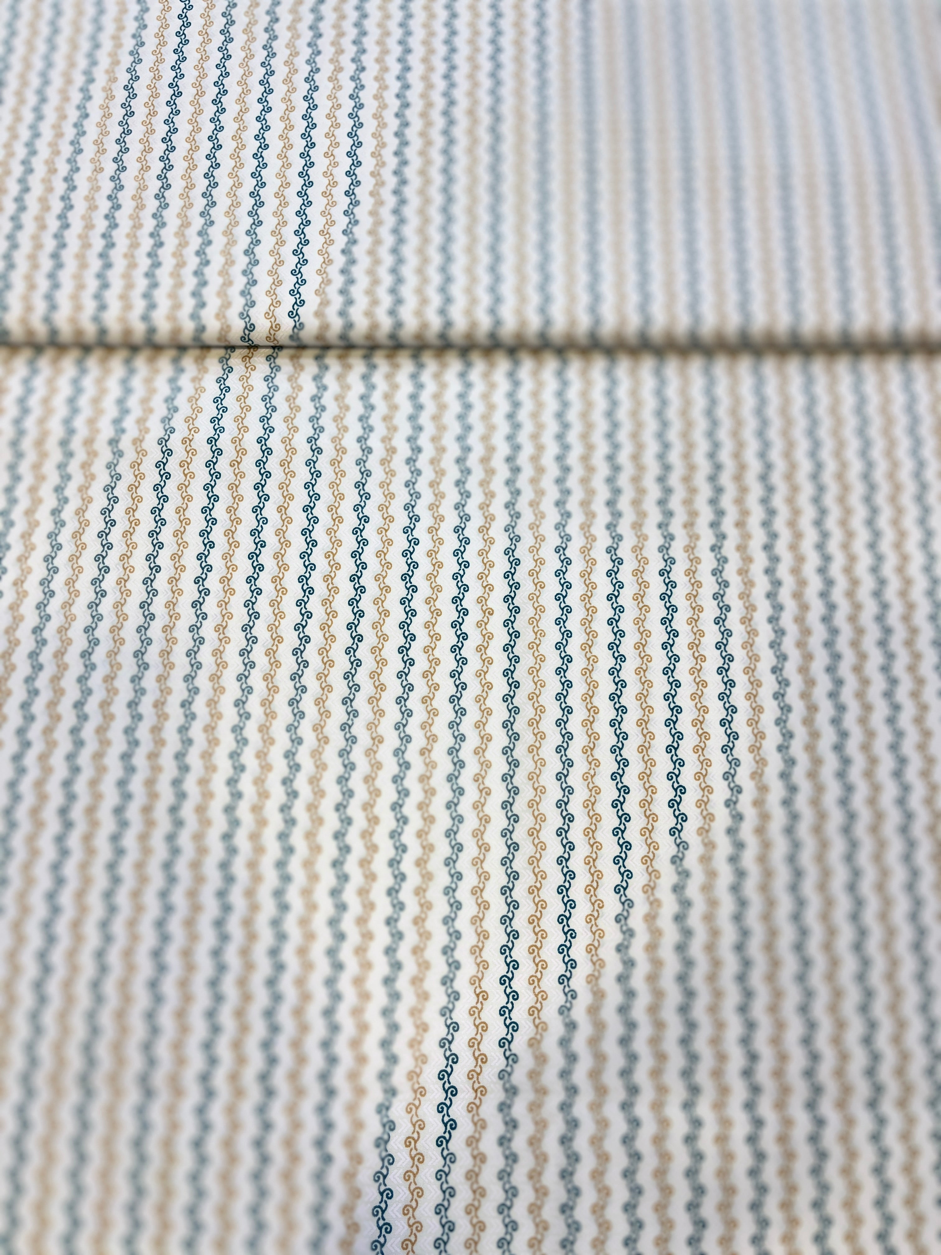 100% Giza Cotton White Printed Shirting Fabric